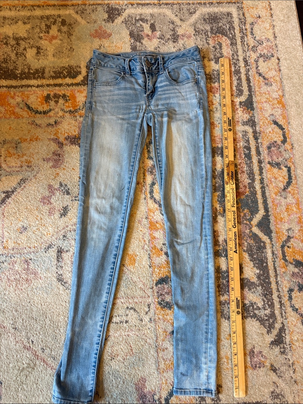 American Eagle Outfitters Light Wash Skinny Jeans